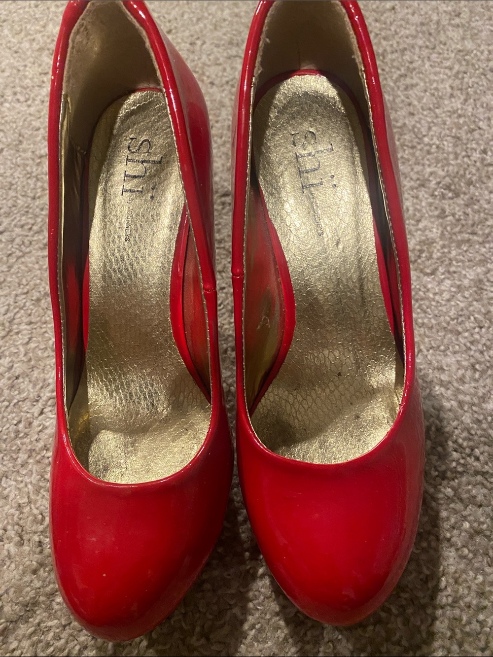 Shi by JOURNEYS Red Patent Round-Toe Pumps with Gold Insole